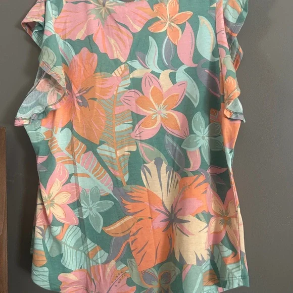 Floral Ruffle Sleeve Top Size Large - Picture 3 of 4